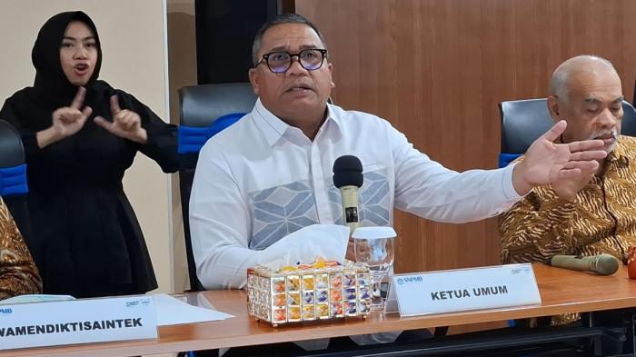 SNBP 2026 - Ketua Umum Tim Penanggung Jawab SNPMB, Eduart Wolok, dalam konferensi pers di Kantor Kemendiktisaintek, Jakarta, Selasa (16/9/2025). (FAHDI FAHLEVI)